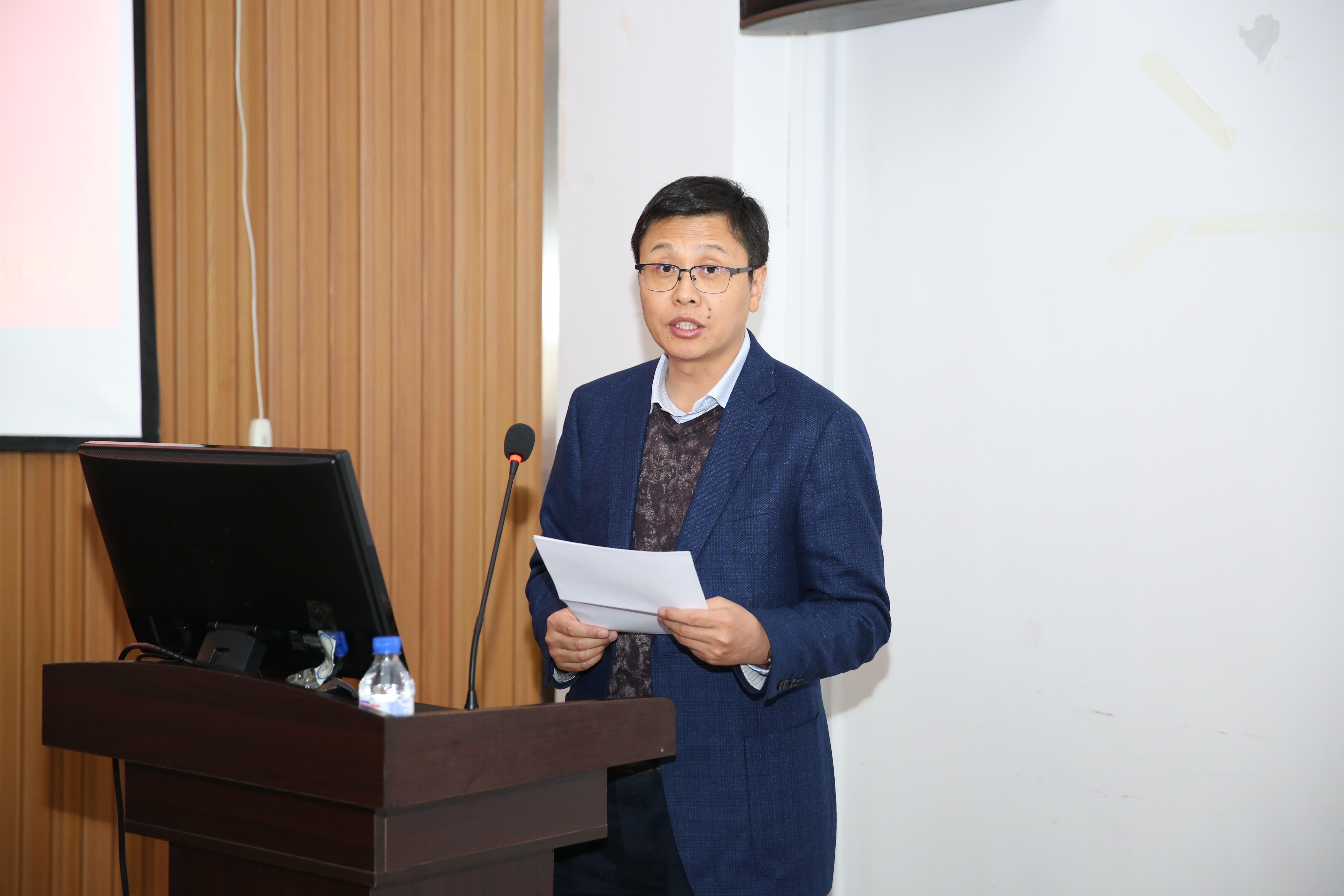 副院长张志辉教授宣布仿生教研室成立 副院长张志辉教授宣布仿生教研室成立