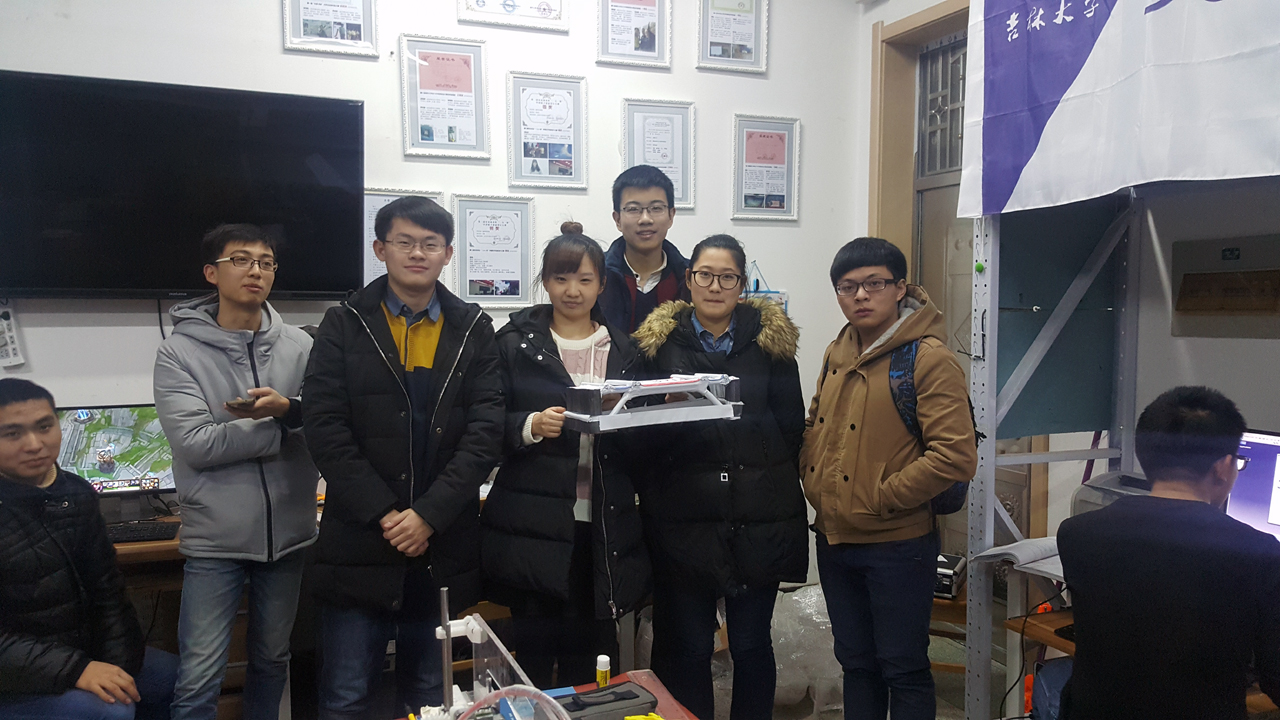 左起：王月、李世超、姚倩、张超群、李思锐、钟国威